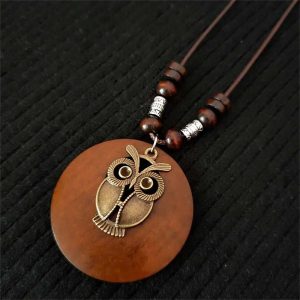 Collier en bois hibou