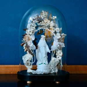 Grand globe de Mariée à la Vierge