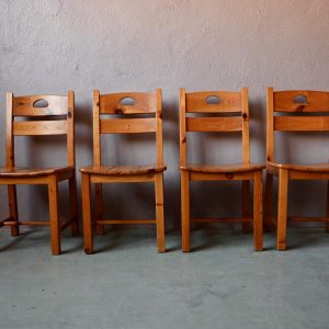 Série de 4 chaises en pin Gudrün