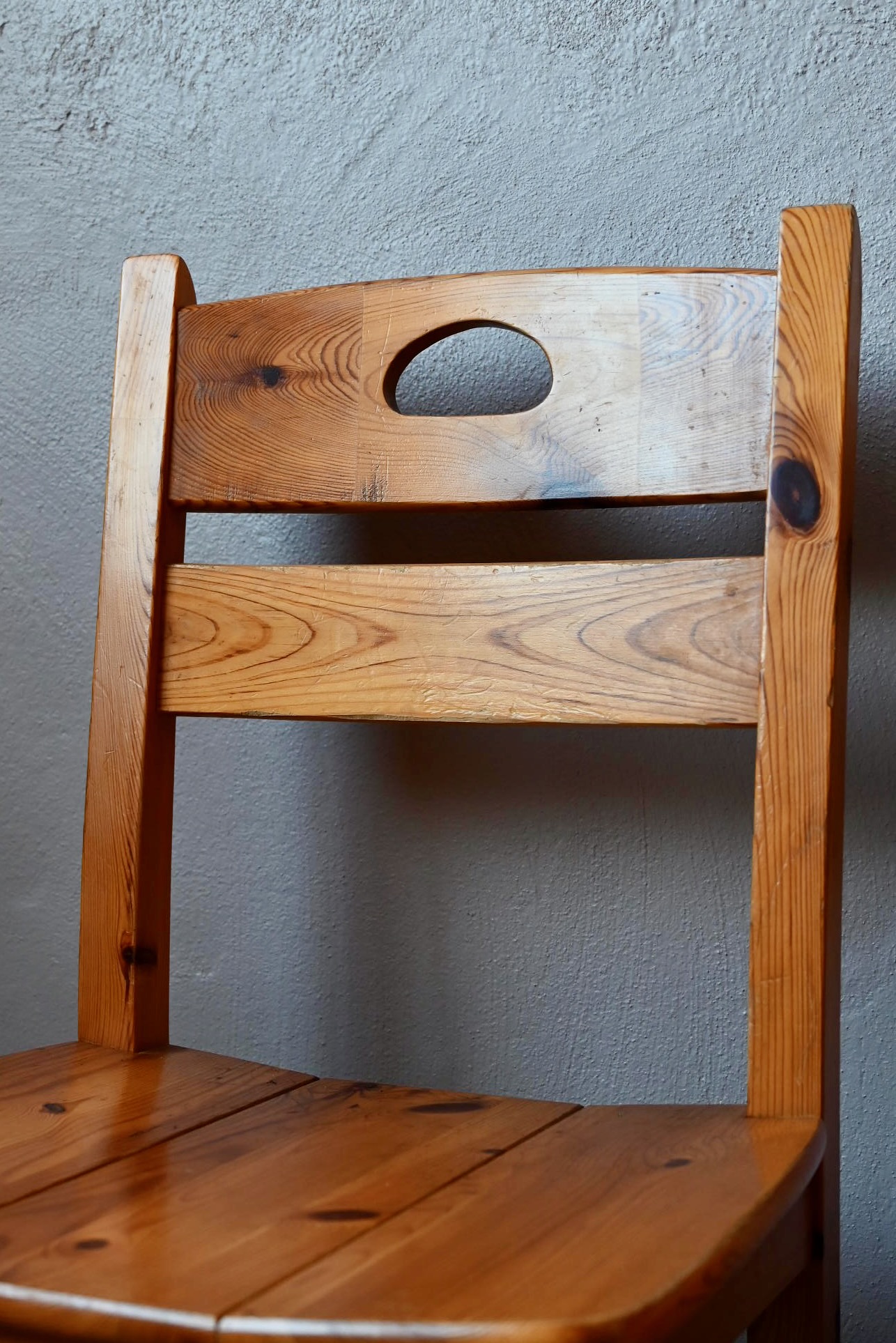 Série de 4 chaises en pin Gudrün – Image 8