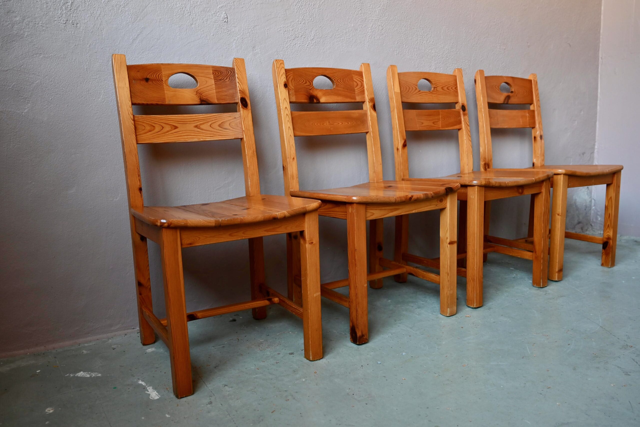 Série de 4 chaises en pin Gudrün – Image 5